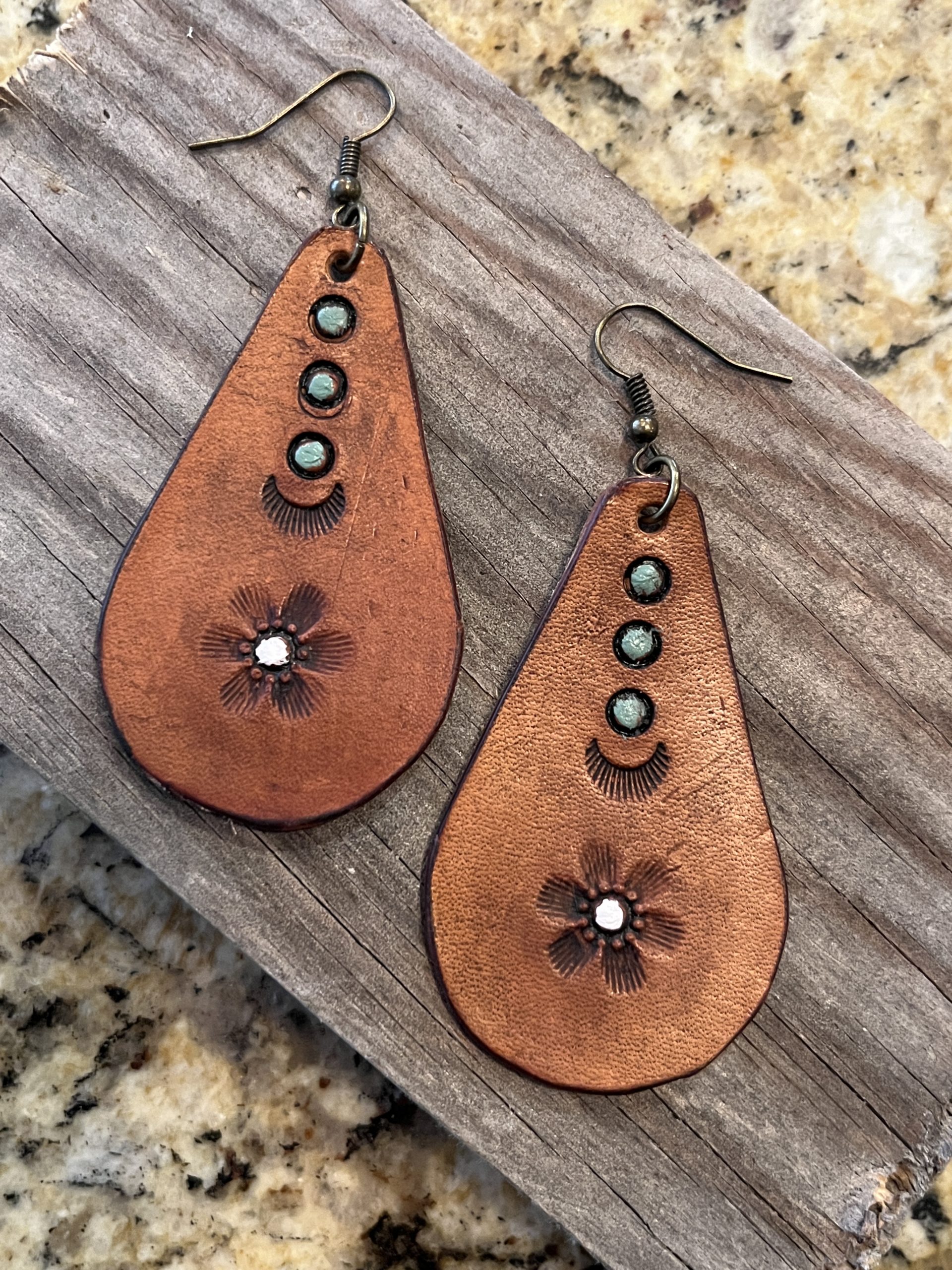 earrings with dots